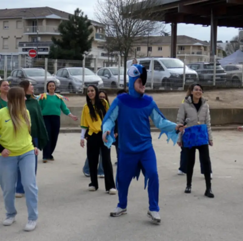 Artigues près Bordeaux célèbre un carnaval brésilien avec succès