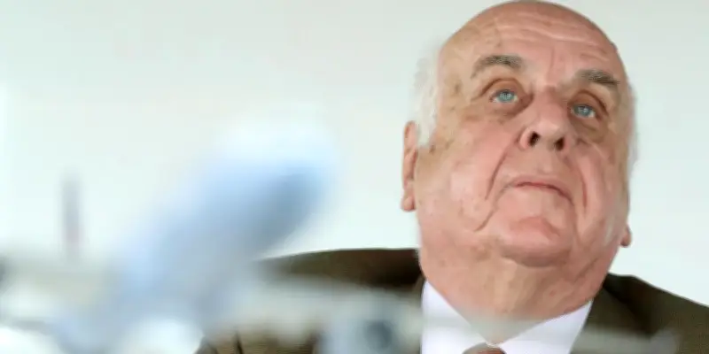 Assassinat de Lumumba : la justice belge ordonne le renvoi en procès d'Étienne Davignon