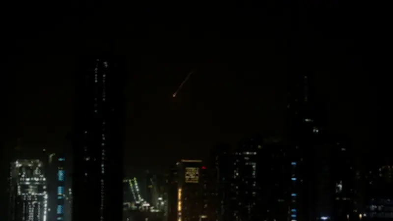 Attaque en Iran : Une hôtesse de l'air occitane témoigne de la peur à Dubaï sous les bombes