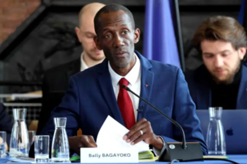 Attaques racistes contre des maires : la gauche dénonce le silence du gouvernement