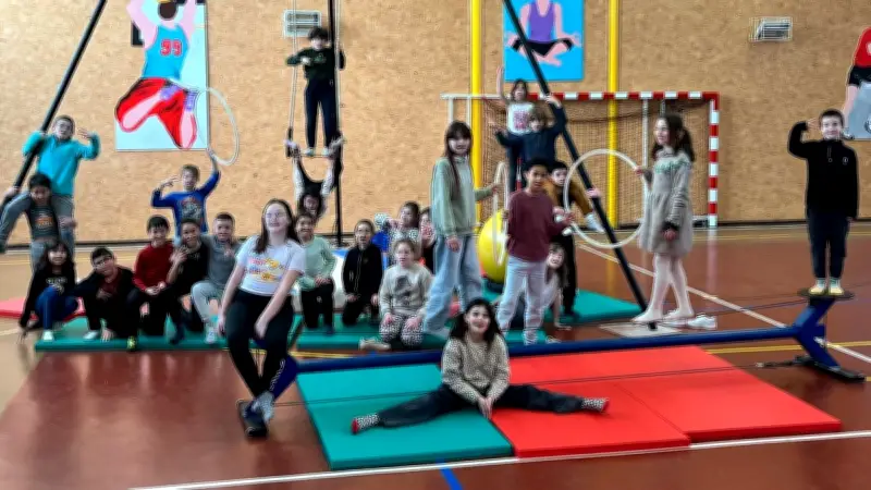 Au Bousquet-d'Orb, les écoliers s'épanouissent grâce aux arts du cirque