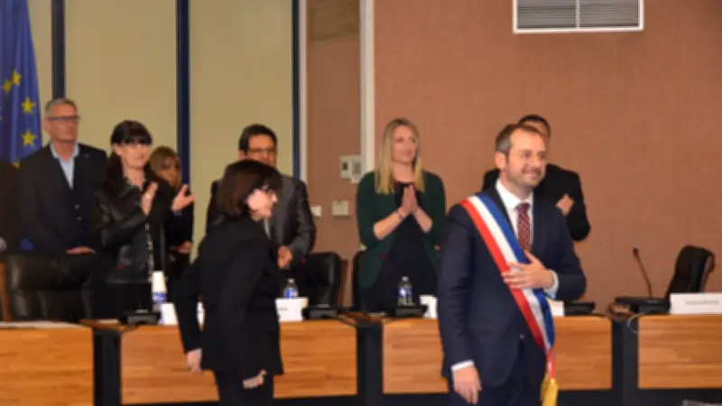 Aurélien Lopez-Liguori élu maire d'Agde : une nouvelle ère après 25 ans de gestion d'Ettore