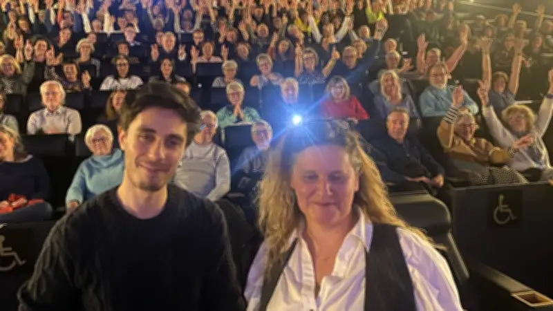 Avant-première surprise triomphale au Quai des Lumières de Frontignan
