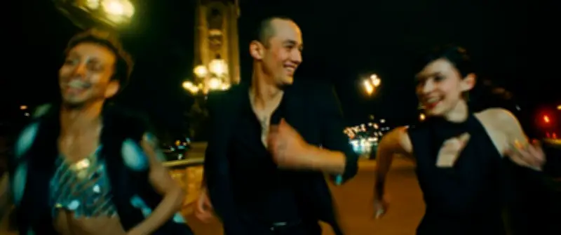 Avec 'Nino dans la nuit', Laurent Micheli célèbre la fête baissée et la liberté