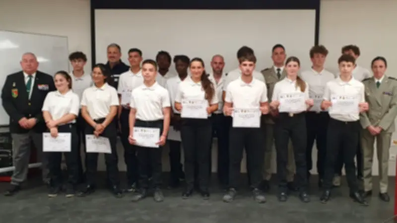 Bagnols-sur-Cèze : 14 lycéens diplômés de la classe défense Sainte-Marie