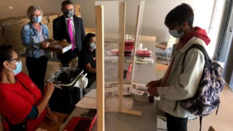 Bagnols-sur-Cèze : 650 lycéens reçoivent un ordinateur portable offert par la région Occitanie