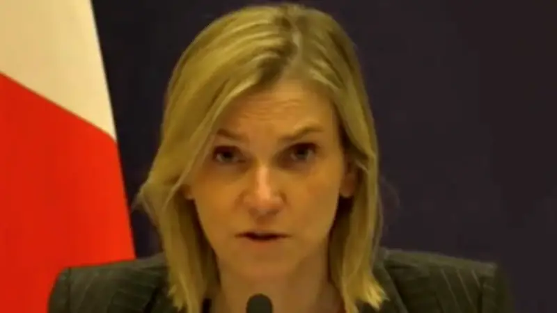 Bagnols-sur-Cèze : la ministre Agnès Pannier-Runacher signe un partenariat nucléaire au lycée Einstein