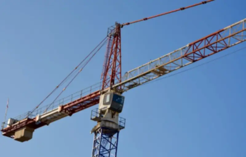 Barcelone : un touriste autrichien grièvement blessé après une chute d'une grue