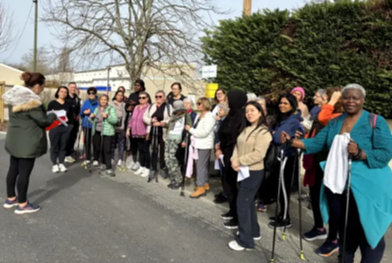 Bassens célèbre les droits des femmes par une marche nordique dans les rues féminines