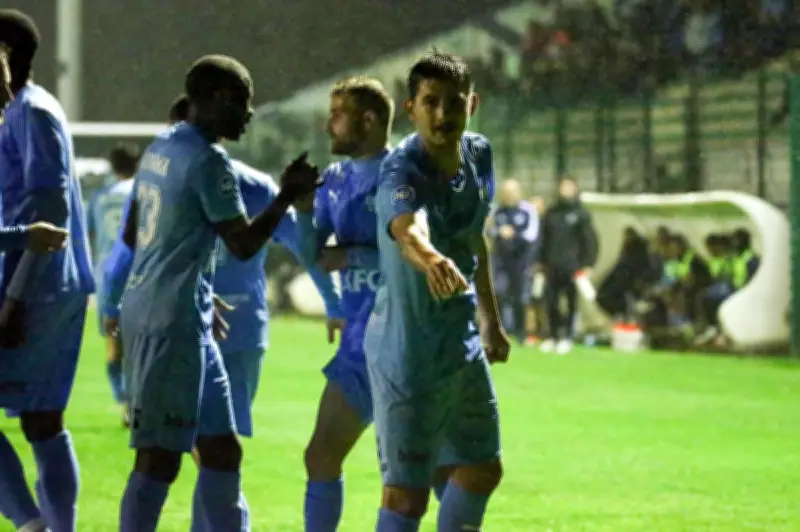 Bayonne s'impose à Chauray et consolide sa place sur le podium