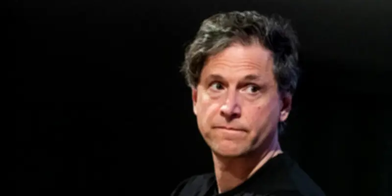 Bennett Miller : du cinéma passéiste à l'IA générative, une trajectoire surprenante