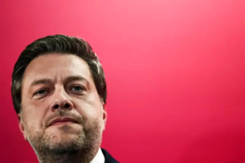 Benoît Payan officiellement réinstallé maire de Marseille, Amine Kessaci nommé 4e adjoint