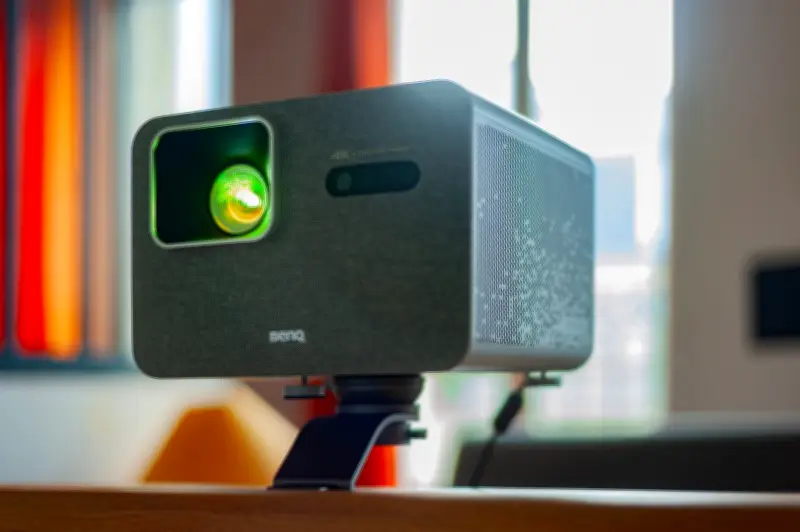 BenQ TK705STi : le vidéoprojecteur lifestyle qui révolutionne les salons