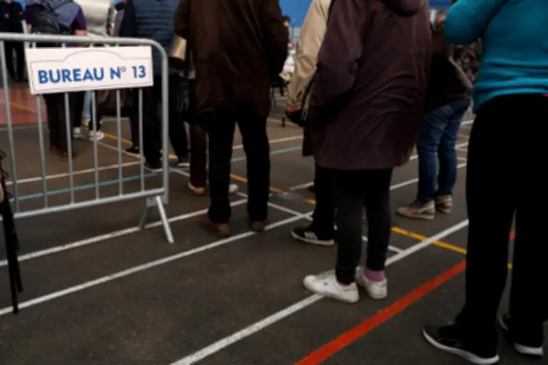 Bergerac : Fabien Ruet (gauche) remporte les municipales 2026 face à la droite et au RN