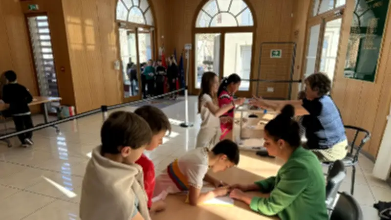 À Bessan, les écoliers votent pour le thème de leur spectacle de fin d'année