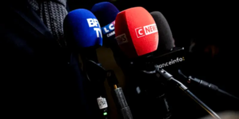 BFM TV double CNews en mars et redevient la première chaîne d'info