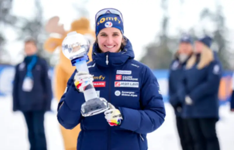 Biathlon : Julia Simon et Éric Perrot brillent à Oslo pour clôturer une saison historique