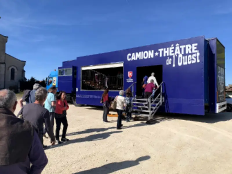 Biscarrosse accueille « La Traversée merveilleuse » du Camion-Théâtre de l'Ouest