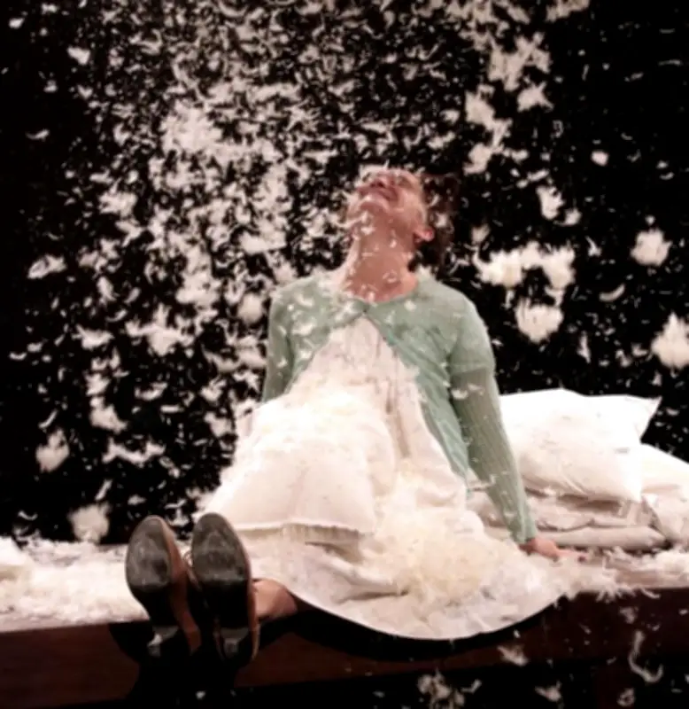 Blanche, 98 ans : un spectacle intergénérationnel retrace une vie entre ruralité et Paris