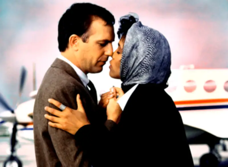 Bodyguard : l'histoire tumultueuse derrière le film culte de Whitney Houston et Kevin Costner