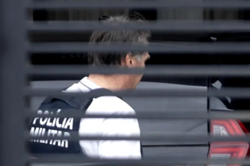 Bolsonaro menacé de retour en prison pour violation de son assignation à résidence