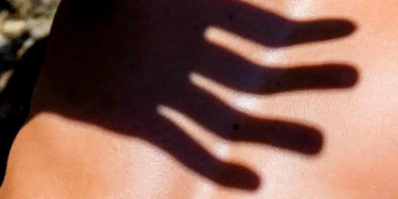 Bonne mine à tout prix : l'appel des expositions extrêmes sur les réseaux sociaux