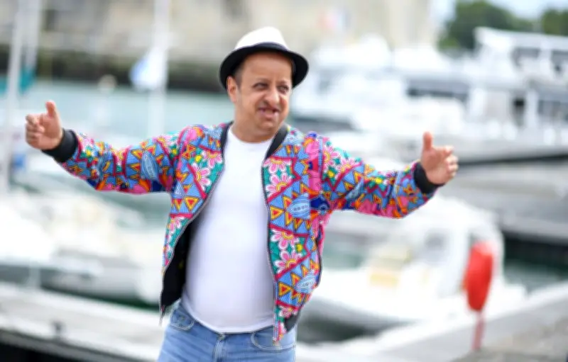 Booder : comment l'asthme, le rire et le foot ont forgé le destin du comédien