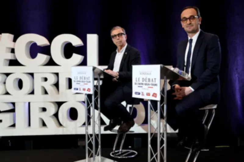 Bordeaux : après le retrait de Dessertine, la bataille électorale s'intensifie entre Hurmic et Cazenave