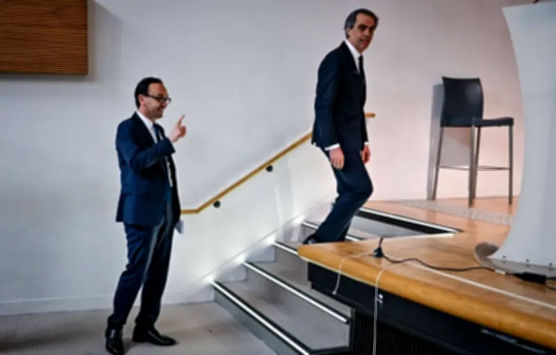 Bordeaux : Dessertine campe sur ses positions, Hurmic favori pour un second mandat