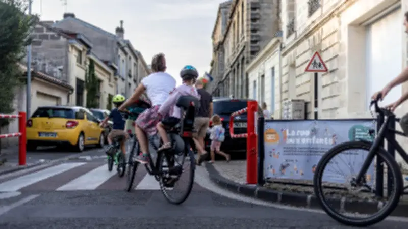 Bordeaux : Pierre Hurmic dévoile son programme pour une ville plus verte et familiale