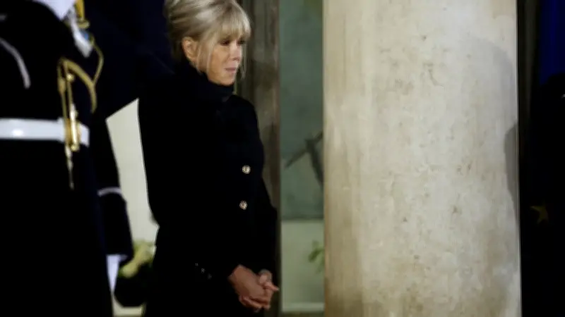 Brigitte Macron opérée en urgence de la rétine : la Première dame contrainte de rester immobile