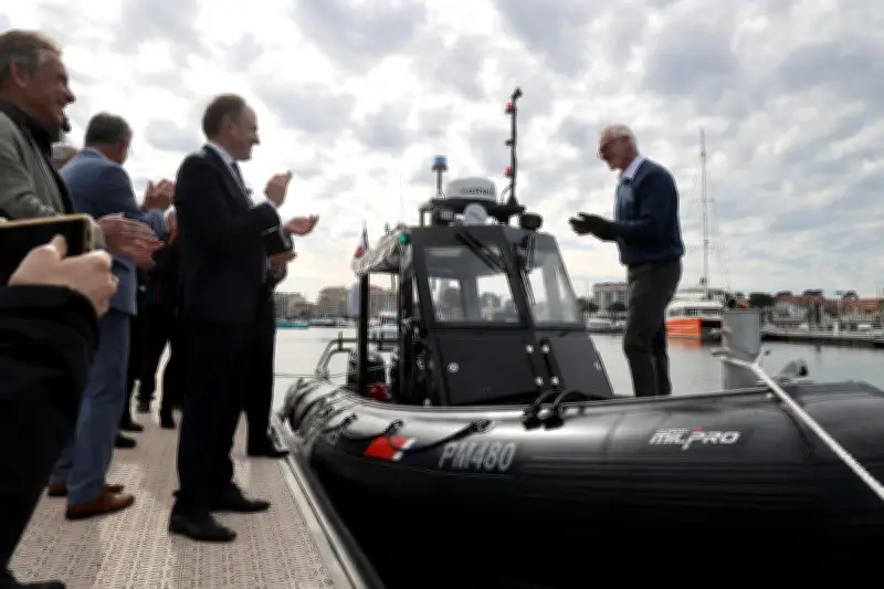 Brizo, le semi-rigide à aile de kite des affaires maritimes, baptisé à Arcachon