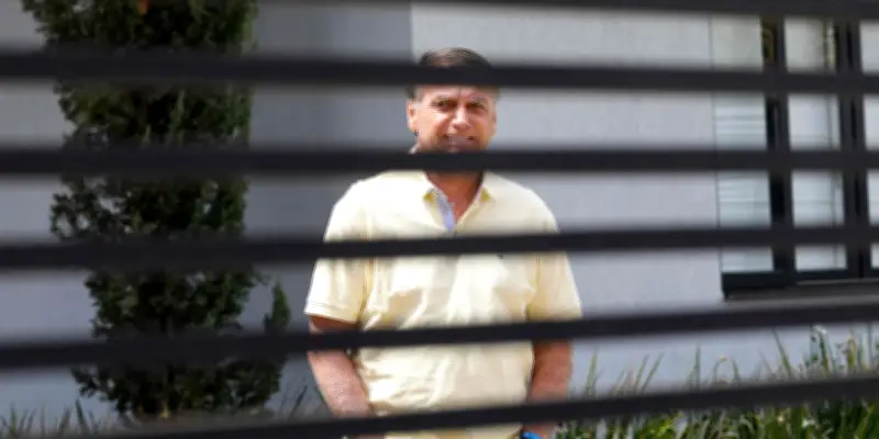 Brésil : Jair Bolsonaro autorisé à purger sa peine de prison à domicile temporairement