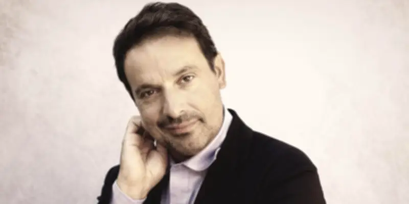 Bruno Salomone, humoriste populaire et figure de la comédie française, s'éteint