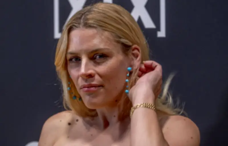 Busy Philipps dénonce les standards de beauté toxiques après un documentaire Netflix