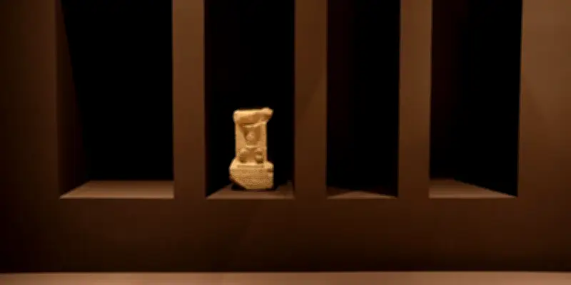 Byblos, cité millénaire du Liban, privée d'œuvres par la guerre à l'Institut du Monde Arabe