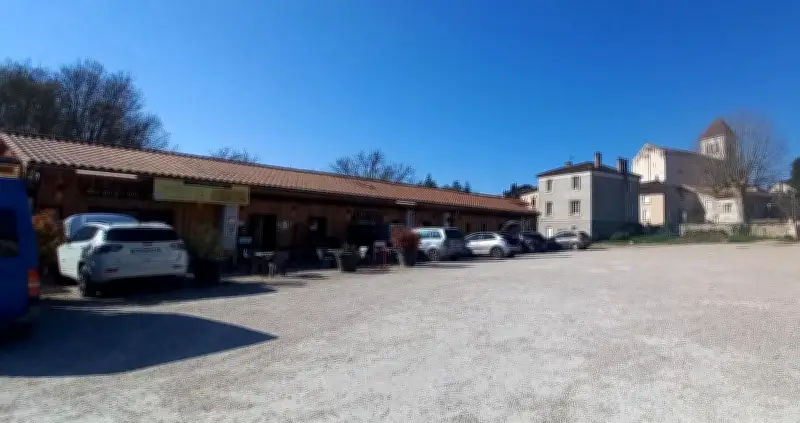 Cambriolage nocturne d'un bar-tabac en Dordogne : tabac et caisse volés