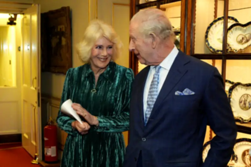 Camilla intègre le Garrick Club, bastion masculin, pour promouvoir la lecture