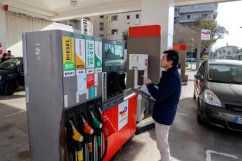 Carburants : la grande distribution promet une baisse immédiate des prix à la pompe