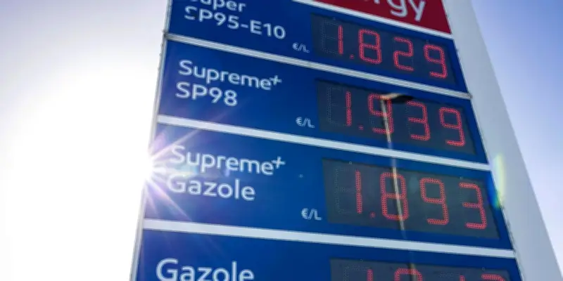 Carburants : Roland Lescure rassure sur l'approvisionnement malgré le choc des prix