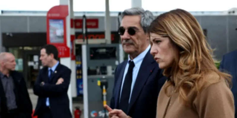 Carburants : sanctions pour stations-service, aides à l'achat jugées prématurées