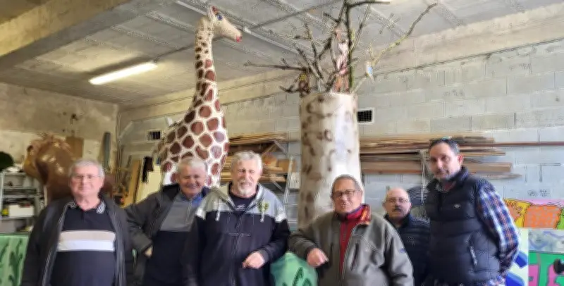 Carnaval de la Savane : Défilé de Chars et Majorettes Animent le Centre-Bourg