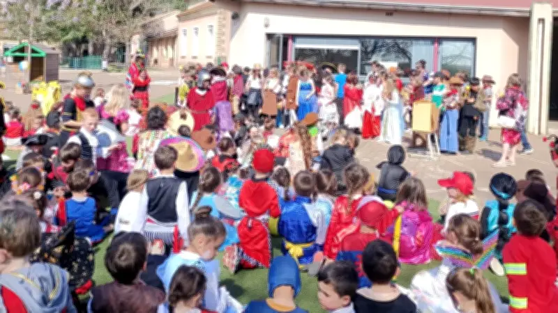 Carnaval des 5 continents à l'école du Grand Jardin : une fête colorée et éducative