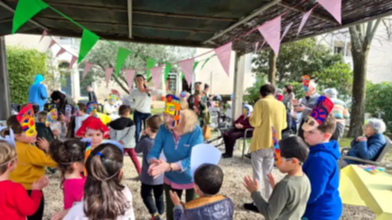 Carnaval intergénérationnel à Saint-Mathieu-de-Tréviers : enfants et aînés partagent la fête