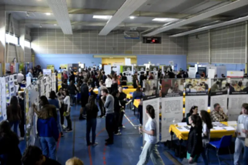 Carrefour des métiers à Mourenx : 900 élèves et demandeurs d'emploi rencontrent 80 professionnels