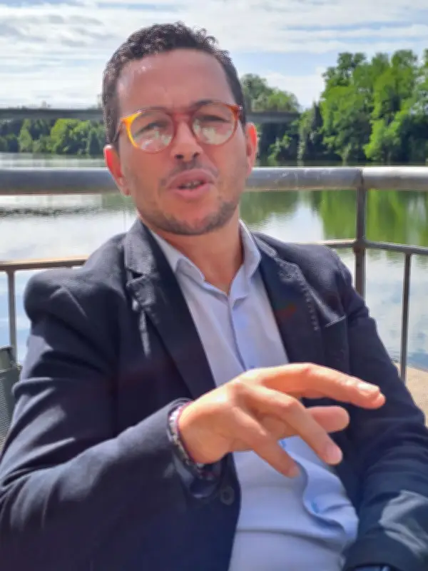 Casseneuil : Youcef Cherchari en tête après un premier tour marqué par les tensions