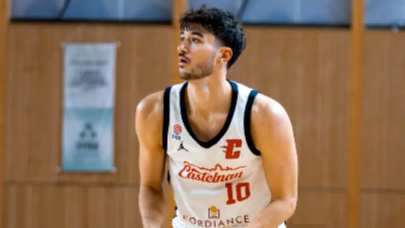 Castelnau-le-Lez célèbre une soirée basket triomphale avec ses supporters