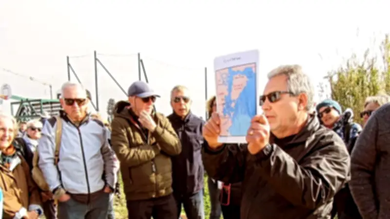 Castelnau révèle ses trésors naturels et historiques lors d'une balade commentée