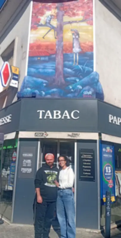 Castillon-la-Bataille : Le tabac-presse renaît avec une fresque et des services innovants