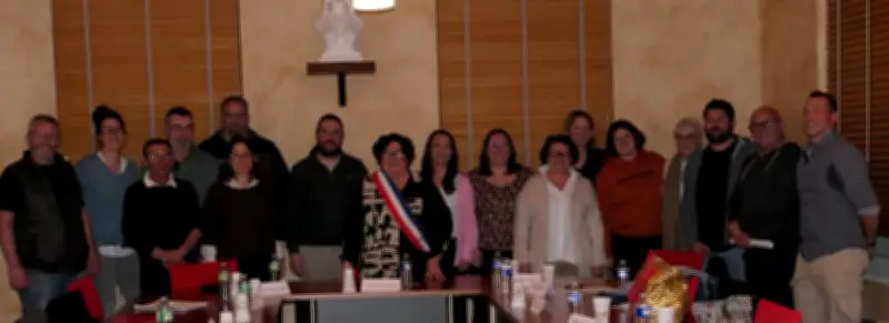 Cathy Milton élue première femme maire de Villeneuve avec 18 voix, prône l'apaisement